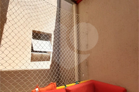 Sobrado à venda com 2 quartos, sendo 1 suíte, em Parque São Domingos, São Paulo, SP