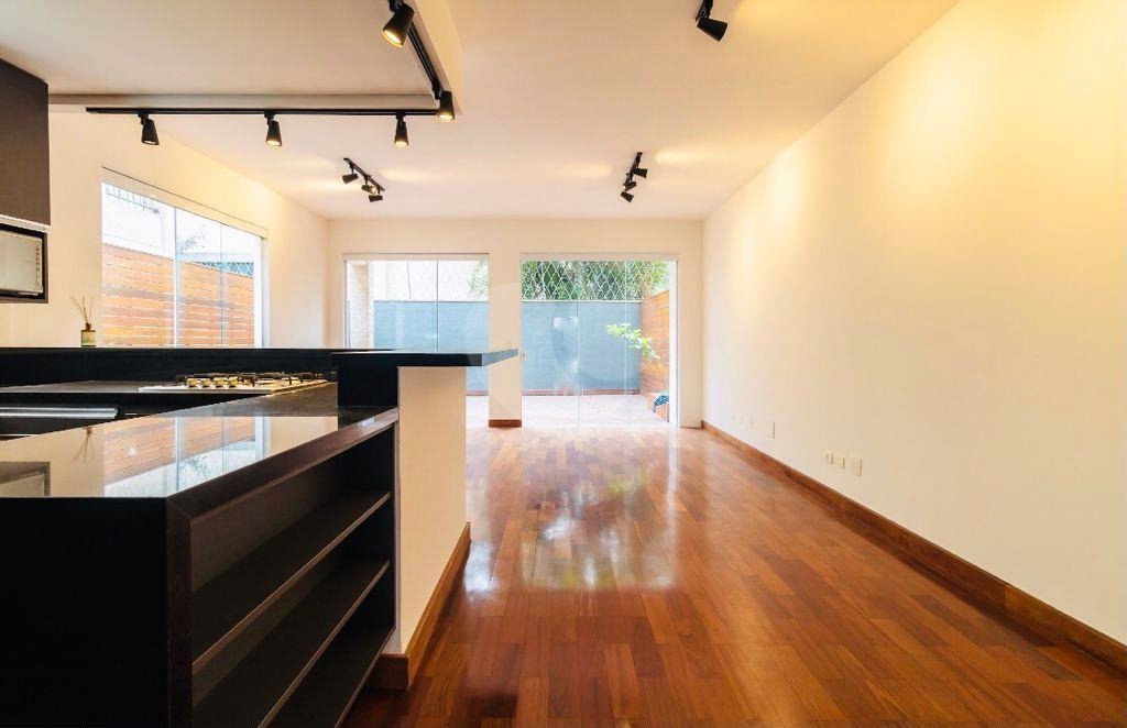 Casa à venda com 3 quartos, sendo 1 suíte,  no condomínio Reserva do Visconde, São Paulo - SP