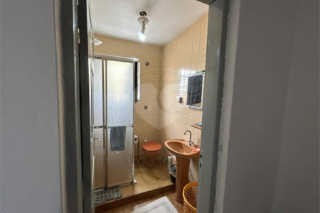 Sobrado à venda com 6 quartos, sendo 1 suíte,  em Vila do Encontro, São Paulo, SP