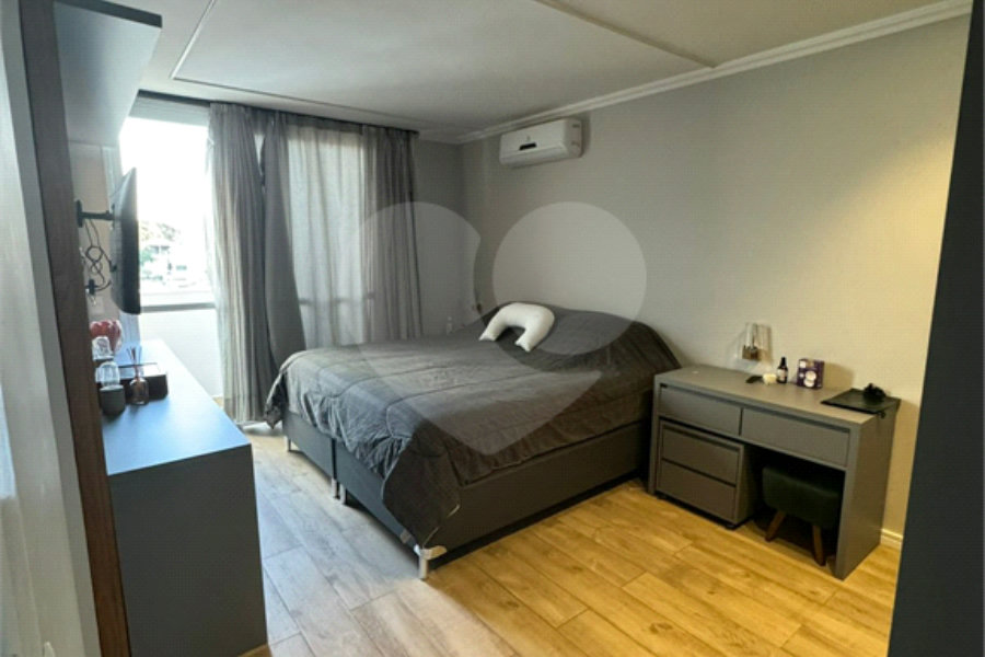 Casa à venda com 3 quartos, sendo 1 suíte, no condomínio Residencial Vegas, São Paulo - SP