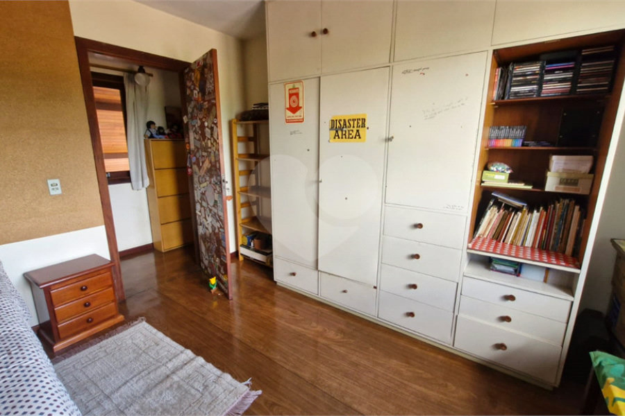 Sobrado à venda com 4 quartos, sendo 1 suíte, em Tremembé, São Paulo, SP