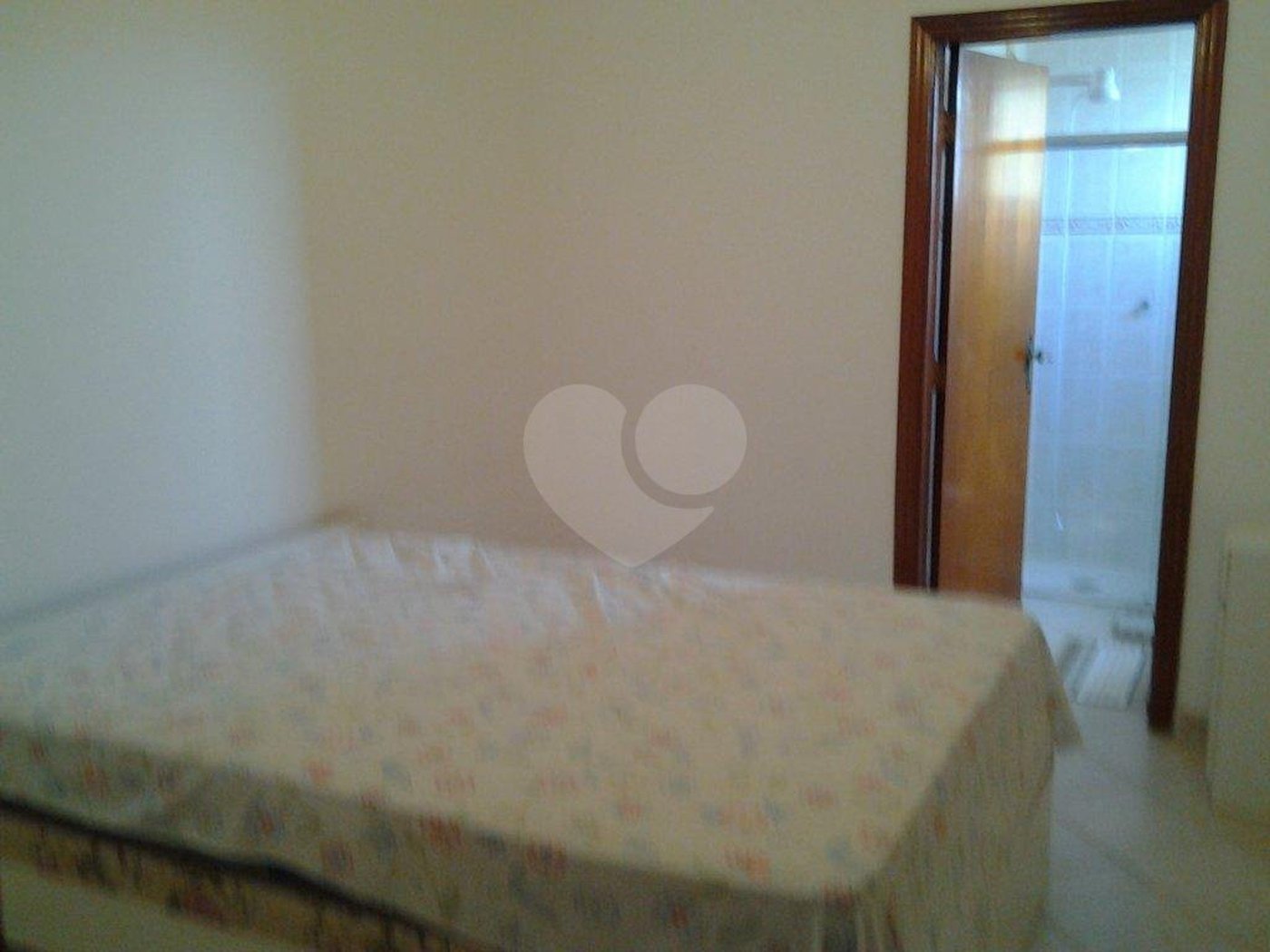 Apartamento à venda com 3 quartos, sendo 2 suítes, em Vila Tupi, Praia Grande, SP