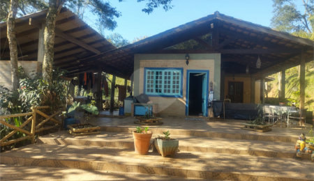 Casa à venda ou para alugar com 3 suítes em Juqueri Mirim, Mairiporã, SP