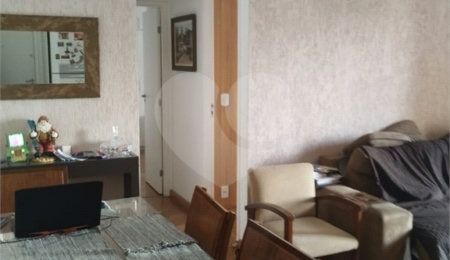 Apartamento à venda com 2 quartos, sendo 1 suíte,  em Cambuci, São Paulo, SP