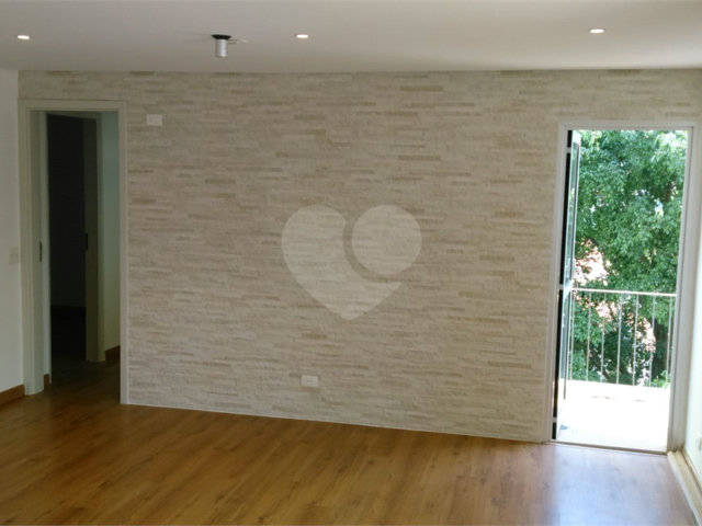 Apartamento à venda com 3 quartos, sendo 1 suíte,  em Vila Nova Conceição, São Paulo, SP