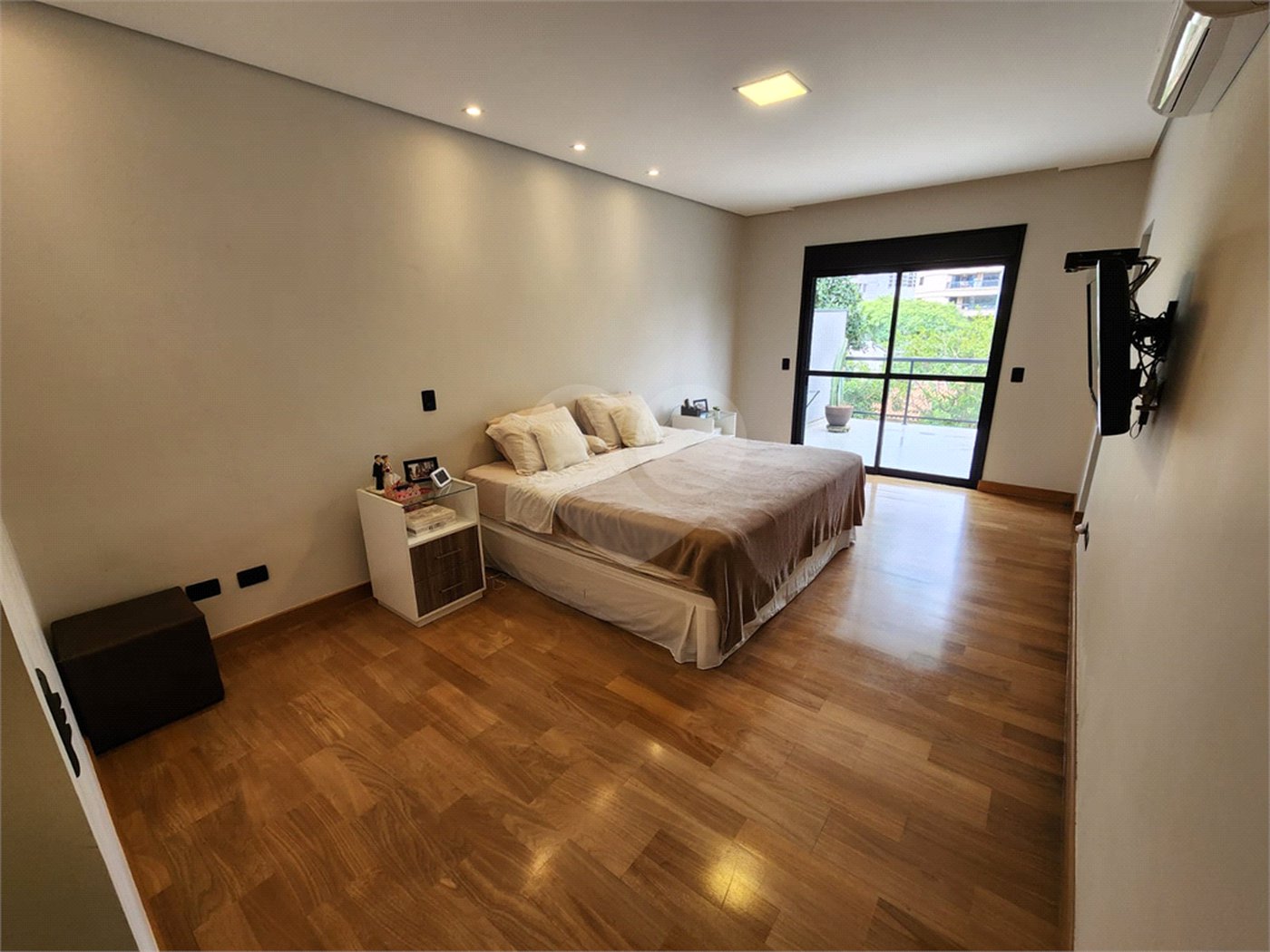 Casa à venda com 4 suítes em Jardim Prudência, São Paulo, SP