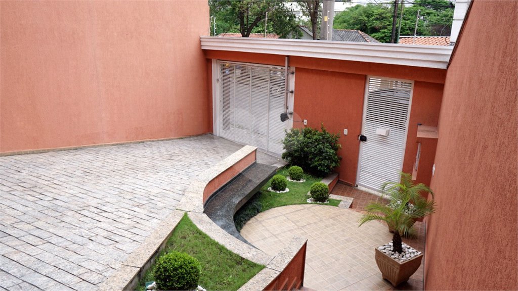 Sobrado à venda com 5 quartos, sendo 3 suítes,  em Santa Teresinha, São Paulo, SP