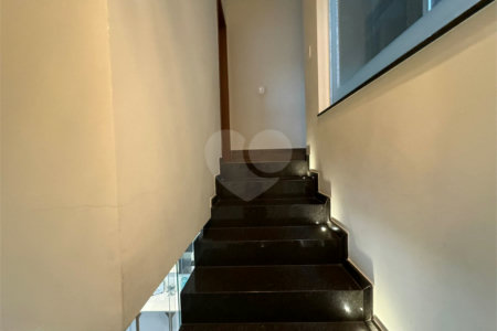 Casa à venda com 3 suítes em Vila Comercial, São Paulo, SP