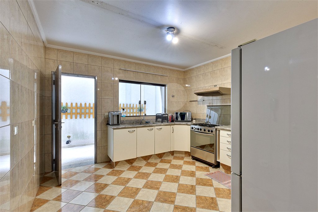 Casa à venda com 5 quartos, sendo 4 suítes, em Alto da Boa Vista, São Paulo, SP