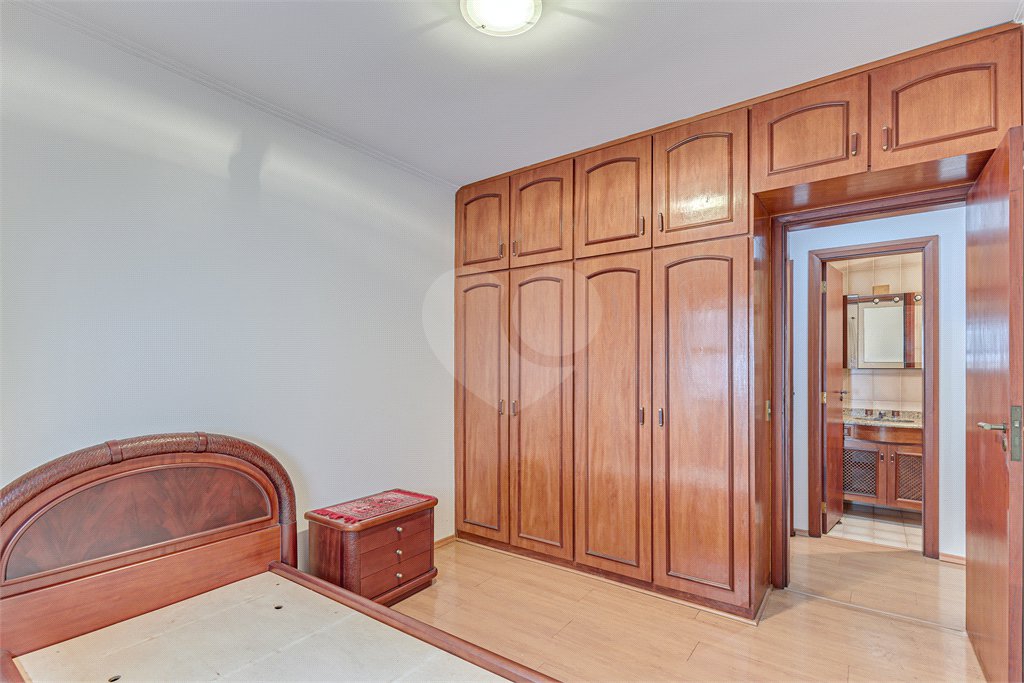 Casa Térrea à venda com 4 quartos, sendo 1 suíte, em Jardim Prudência, São Paulo, SP