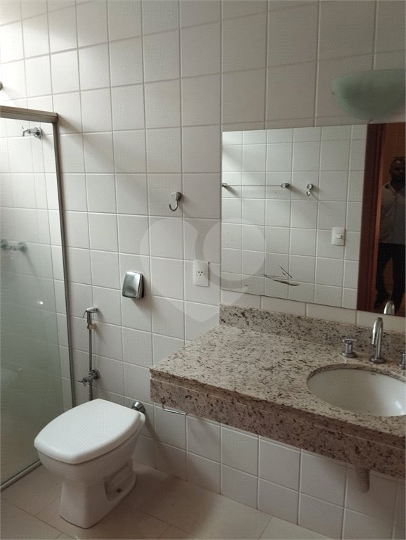 Sobrado à venda com 4 quartos, sendo 3 suítes, em Altos do Jaraguá, Araraquara, SP