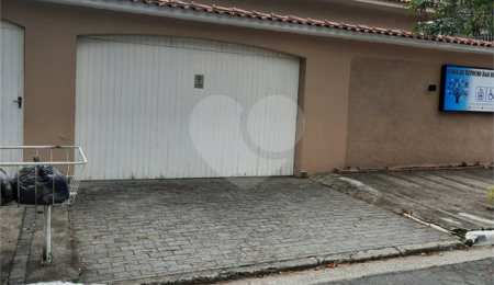 Sobrado à venda com 10 quartos, sendo 3 suítes, em Tremembé, São Paulo, SP