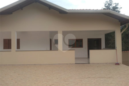 Chácara à venda com 4 suítes em Pirucaia, Mairiporã, SP