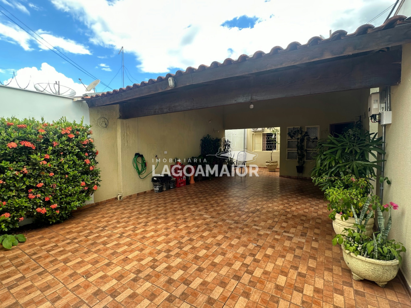 Casa à venda com 3 quartos, sendo 1 suíte,  em Jardim Brasília, Três Lagoas, MS