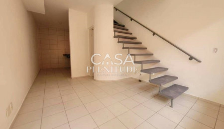 Casa em condomínio à venda com 2 quartos em Jardim Karolyne, Votorantim, SP