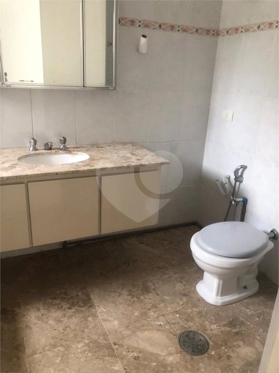 Sobrado à venda com 4 quartos, sendo 1 suíte, em Brooklin Velho, São Paulo, SP