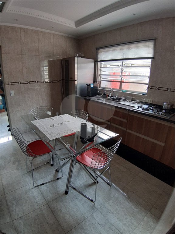 Sobrado à venda com 3 quartos em Parque Casa de Pedra, São Paulo, SP