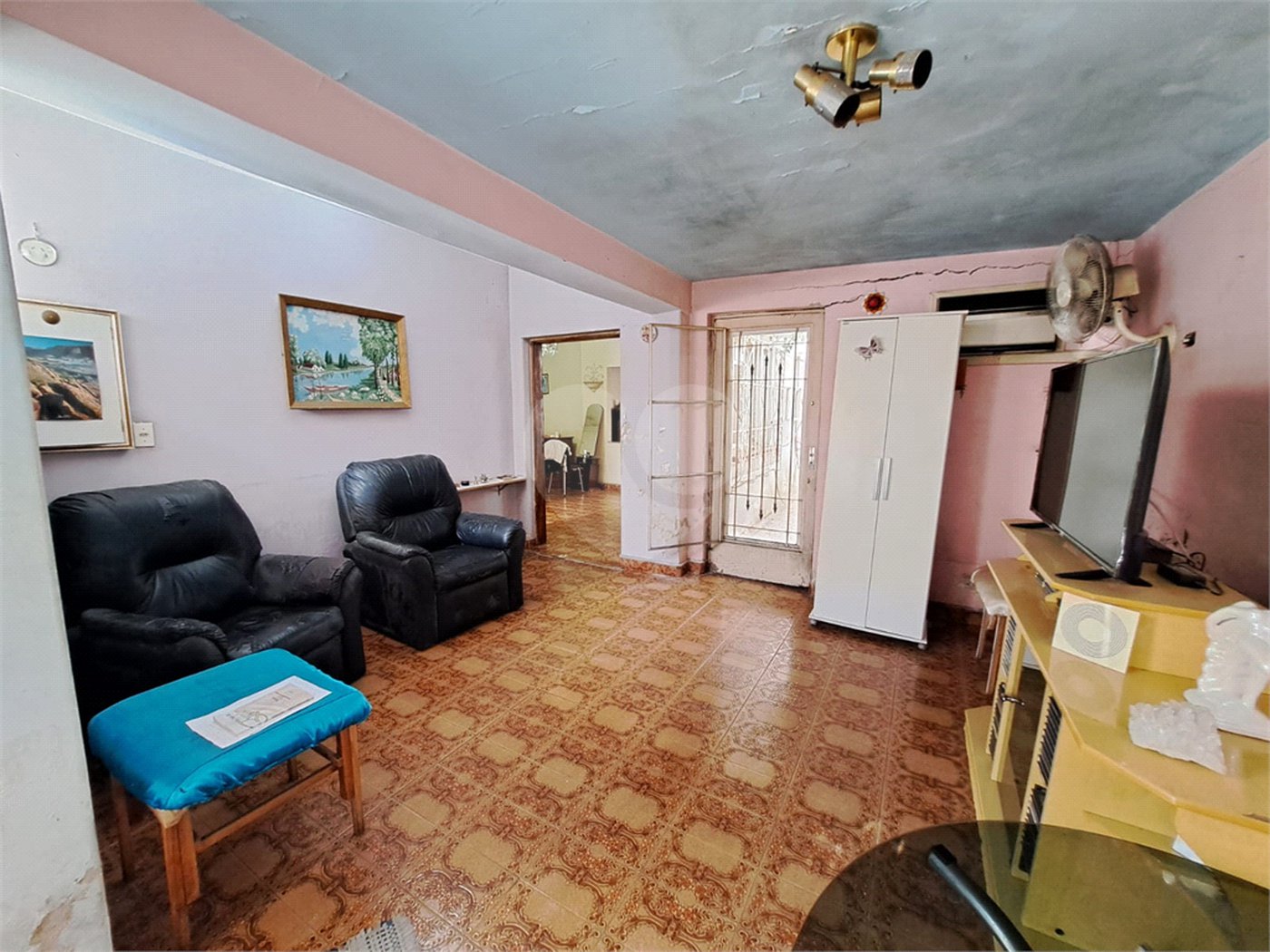Casa à venda com 3 quartos, sendo 1 suíte, em Vila Constança, São Paulo, SP