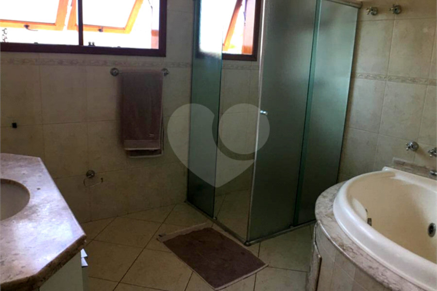 Sobrado à venda com 4 quartos, sendo 3 suítes, em Horto Florestal, São Paulo, SP