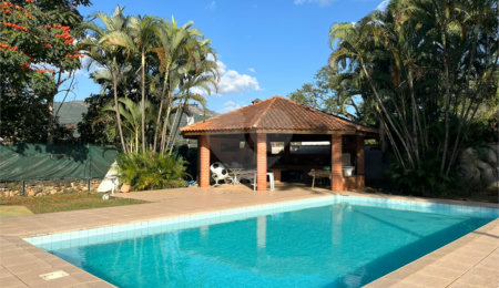 Casa Térrea à venda com 4 quartos, sendo 2 suítes,  em Jardim Paulista, Atibaia, SP
