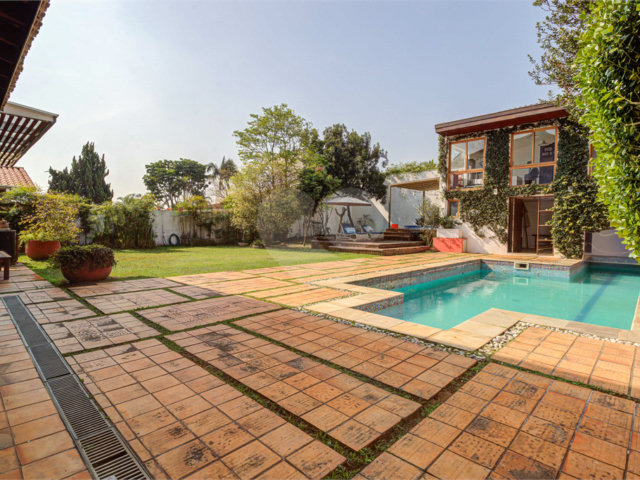 Casa de Vila à venda com 4 suítes em Jardim Hípico, São Paulo, SP
