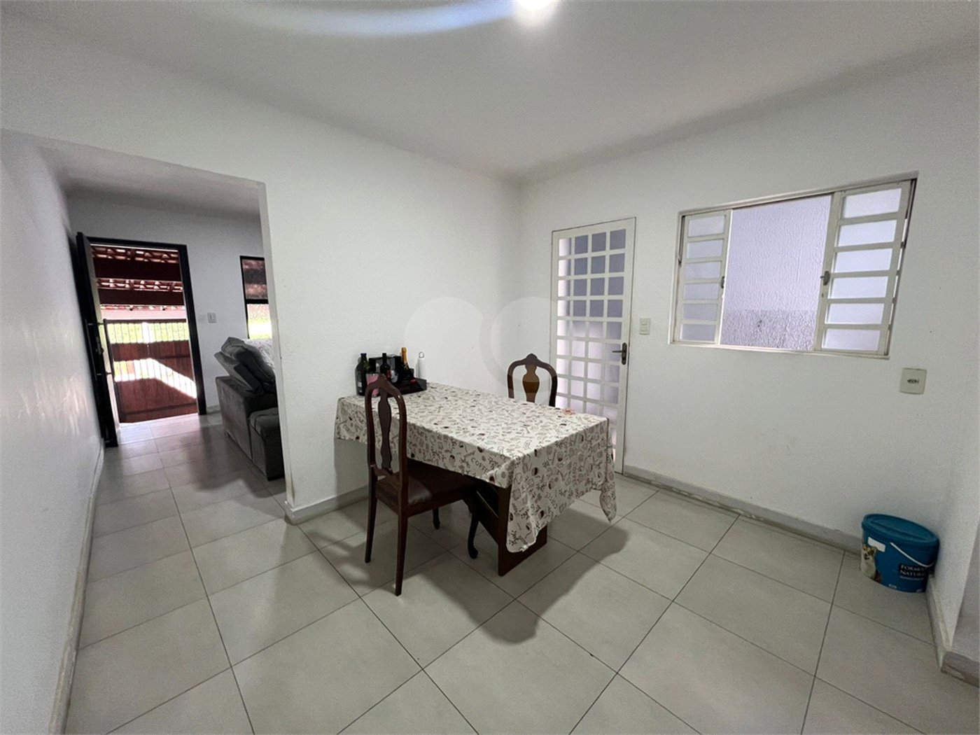 Sobrado à venda com 3 quartos, sendo 1 suíte, em Lopes de Oliveira, Sorocaba, SP