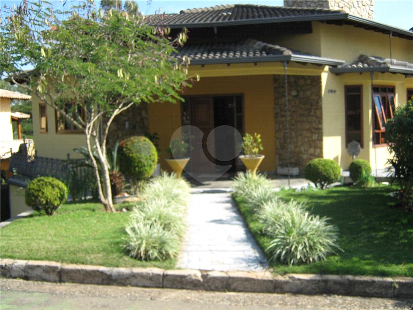 Casa à venda com 4 quartos, sendo 2 suítes, no condomínio Estância Marambaia, Vinhedo - SP