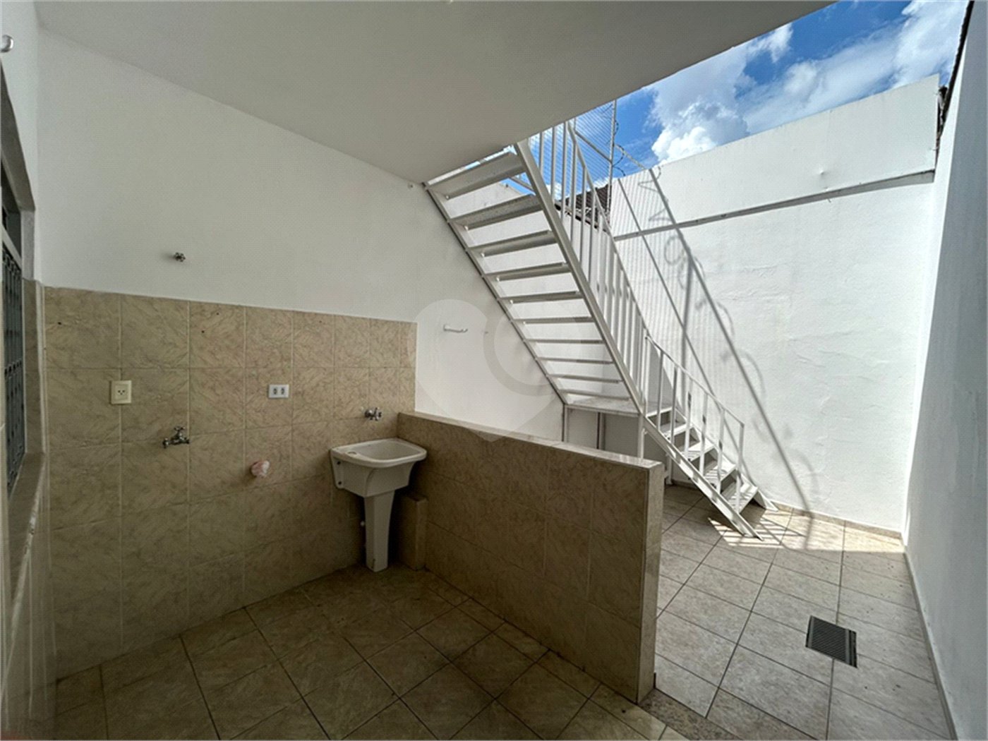 Casa à venda com 2 quartos em Vila Carvalho, Sorocaba, SP