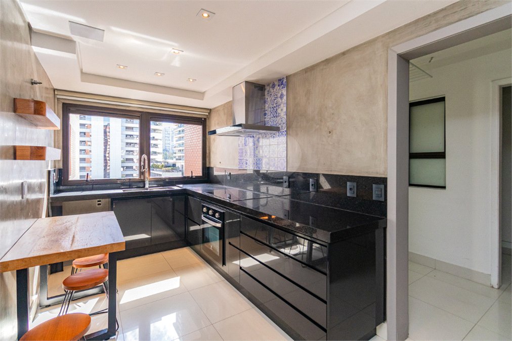 Apartamento à venda com 3 suítes em Granja Julieta, São Paulo, SP