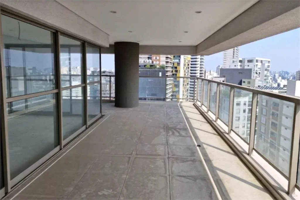 Apartamento à venda com 3 suítes em Sumarezinho, São Paulo, SP
