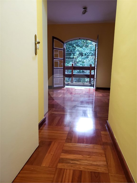 Sobrado à venda com 4 quartos, sendo 1 suíte,  em Jardim Leonor Mendes de Barros, São Paulo, SP