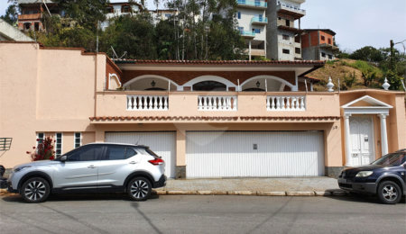Casa à venda com 3 suítes em Lavapés, Mairiporã, SP
