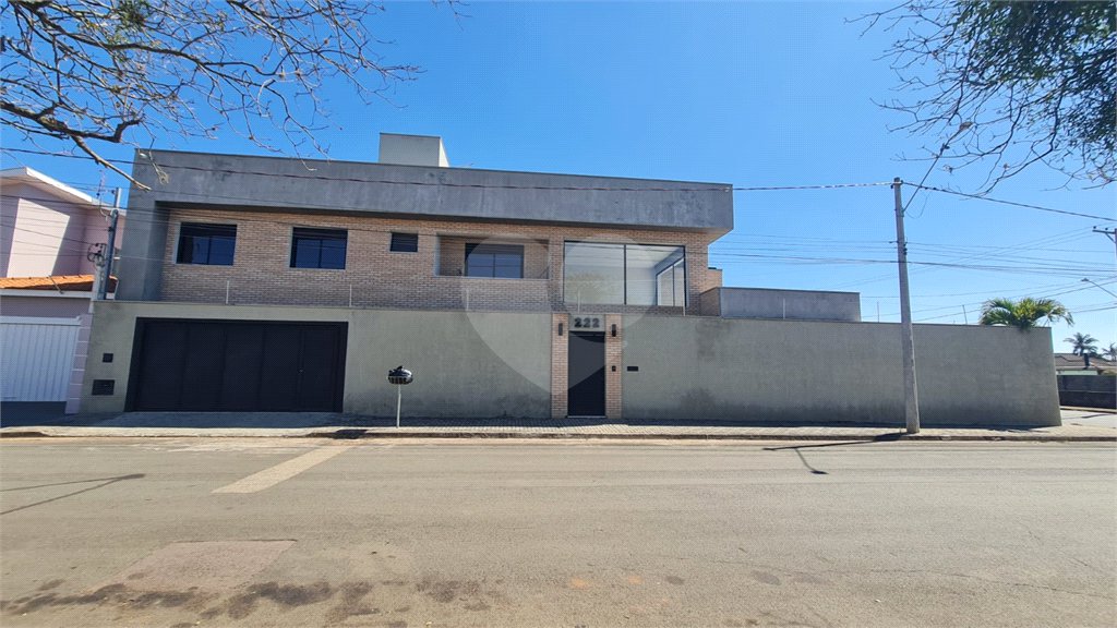 Casa à venda com 3 suítes em Vila Nastri, Itapetininga, SP