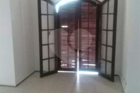 Sobrado à venda com 3 quartos, sendo 1 suíte, em Jardim Monte Kemel, São Paulo, SP