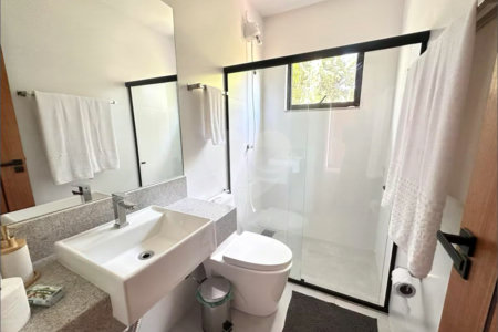 Casa à venda com 6 quartos, sendo 4 suítes,  em Caravelas, Armação dos Búzios, RJ