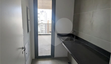 Apartamento à venda com 3 quartos, sendo 2 suítes,  em Jardim das Acácias, São Paulo, SP