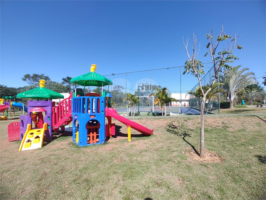 Casa à venda com 3 quartos, sendo 1 suíte,  no condomínio Terras de São Francisco, Sorocaba - SP