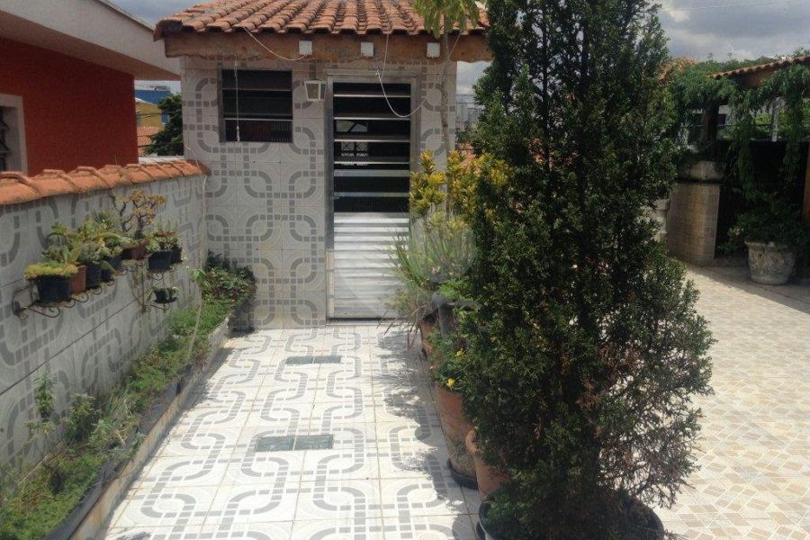Casa à venda com 3 quartos, sendo 1 suíte, em Vila Romero, São Paulo, SP