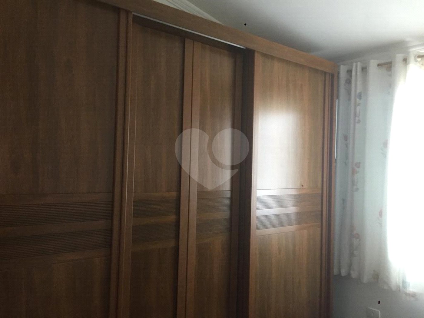 Casa à venda com 3 quartos, sendo 1 suíte, no condomínio Morada do Horto, São Paulo - SP