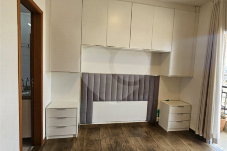 Sobrado à venda com 3 quartos, sendo 1 suíte,  em Vila Nivi, São Paulo, SP