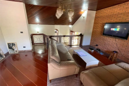 Casa à venda com 6 quartos, sendo 1 suíte, no condomínio Granja Olga I, Sorocaba - SP