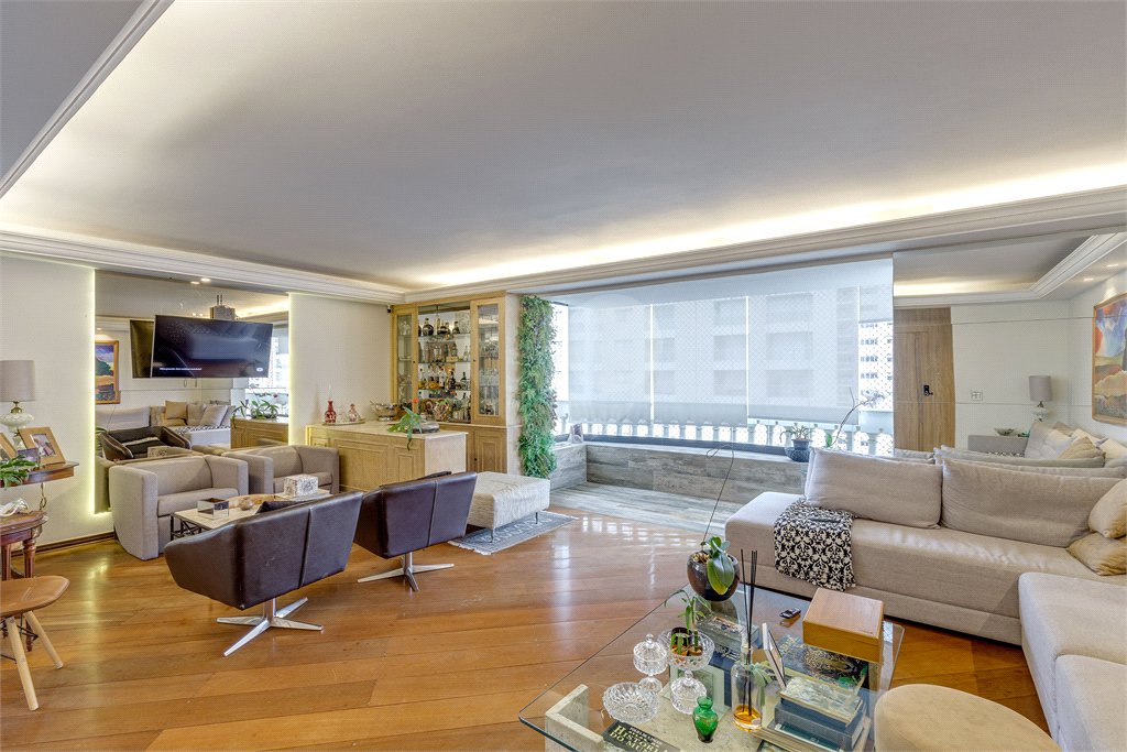 Apartamento à venda com 4 quartos, sendo 2 suítes, em Campo Belo, São Paulo, SP
