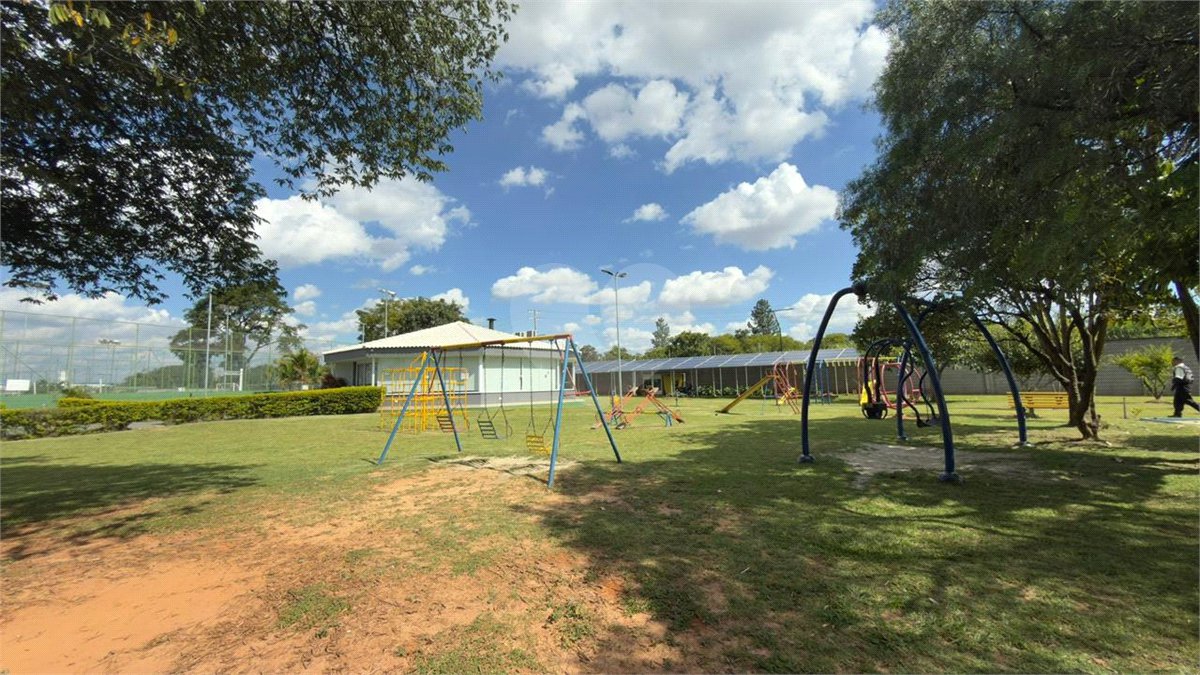 Casa à venda com 4 quartos, sendo 1 suíte,  no condomínio Portobello Sorocaba, Sorocaba - SP