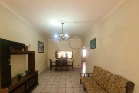 Casa à venda com 4 quartos, sendo 1 suíte,  em Jardim Trussardi, São Paulo, SP