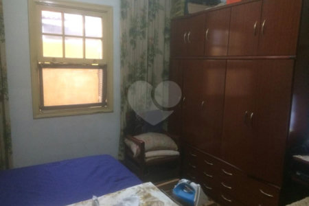 Casa à venda com 4 quartos, sendo 1 suíte, em Vila Vitório Mazzei, São Paulo, SP