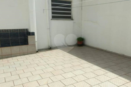 Casa à venda com 3 quartos, sendo 1 suíte, em Vila Mariana, São Paulo, SP