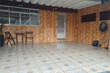 Casa com 183m², 3 dormitórios, 2 vagas, à venda em Santo André