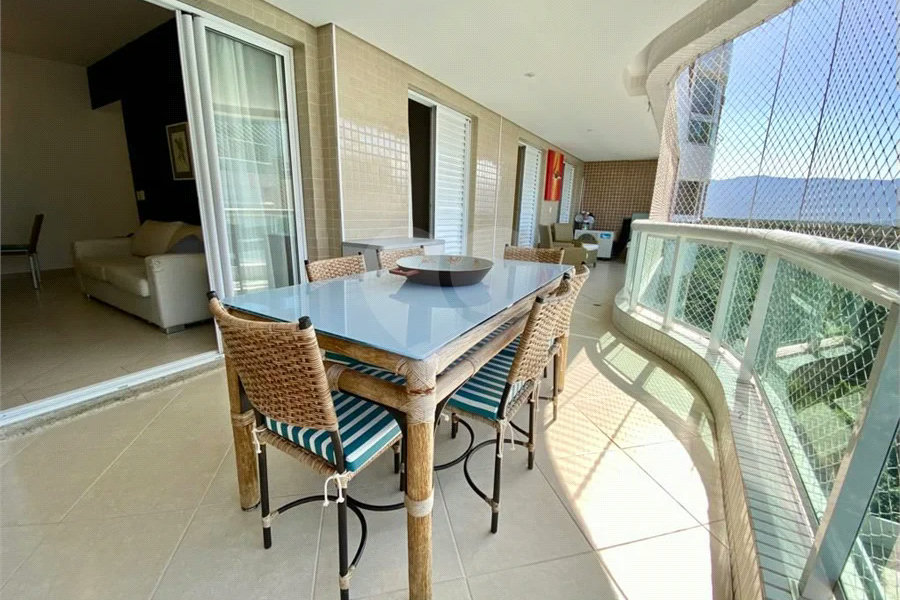 Apartamento à venda com 3 quartos, sendo 1 suíte,  em Riviera de São Lourenço, Bertioga, SP
