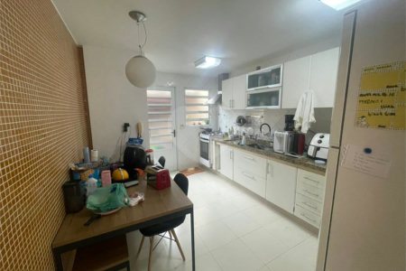 Casa à venda com 4 quartos, sendo 2 suítes, no condomínio Narandiba 23, São Paulo - SP