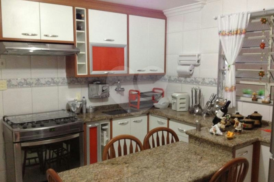 Sobrado à venda com 3 quartos, sendo 1 suíte, em Vila Nova Cachoeirinha, São Paulo, SP